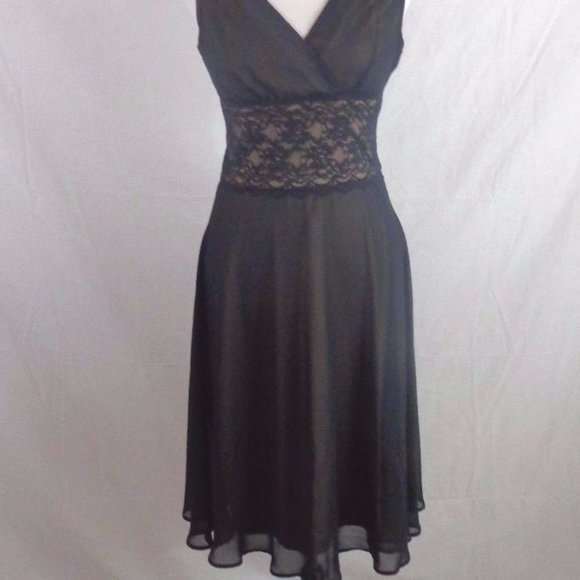 Dress Barn Collection Size 4 Black Lace Trim - Picture 2 of 6